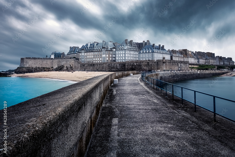 Saint-Malo, pier and town, Brittany, France - obrazy, fototapety, plakaty 