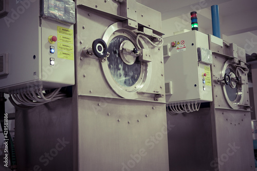 Denim Textile Industry – Frontal Loading Open Pocket Rotary Industrial Washing Machine