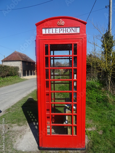red telephone box © Janice