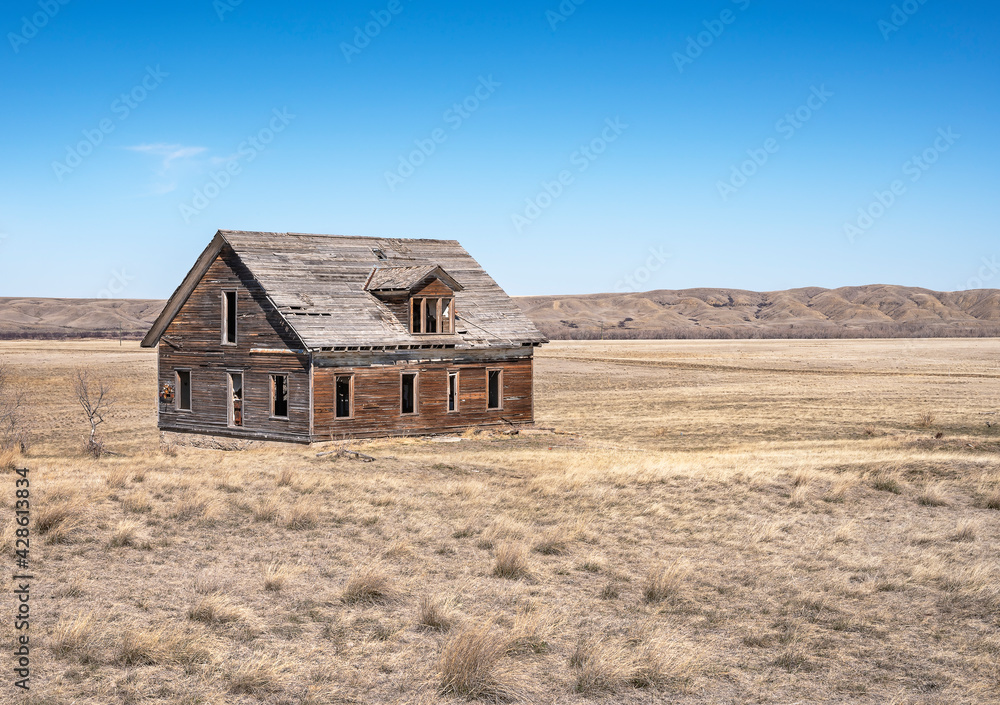 Ruin on the border of Alberta and Saskatchewan near the village of Empress Ruin on the border of Alberta and Saskatchewan near the village of Empress