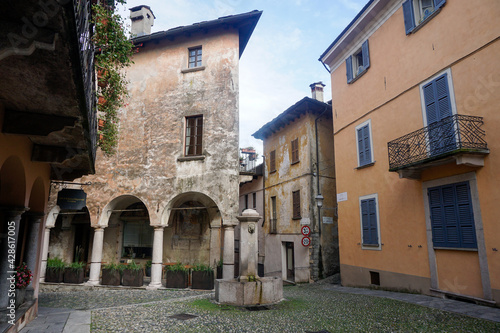 Small piaza at the end of Via Umberto I in Cannobio