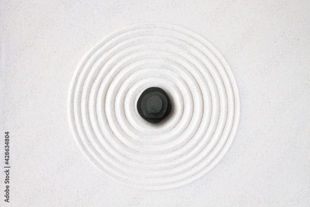 Fotobehang Zen Stenen Zen Japanse tuin en zwarte stenen achtergrond #428634804