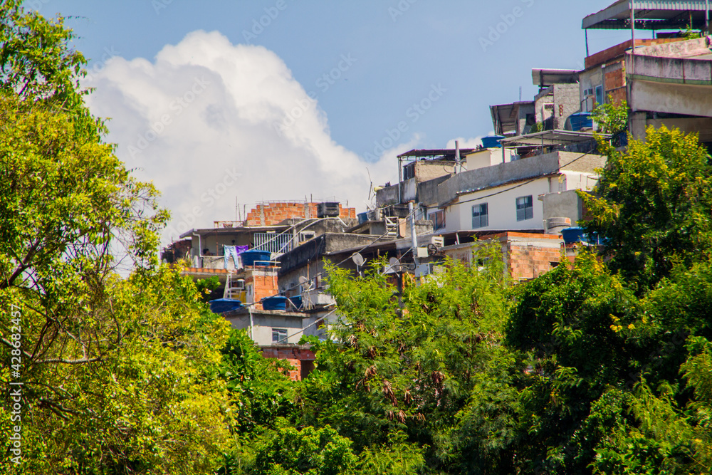 Obraz premium hill of mango as seen from the sao cristovao neighborhood in rio de janeiro.