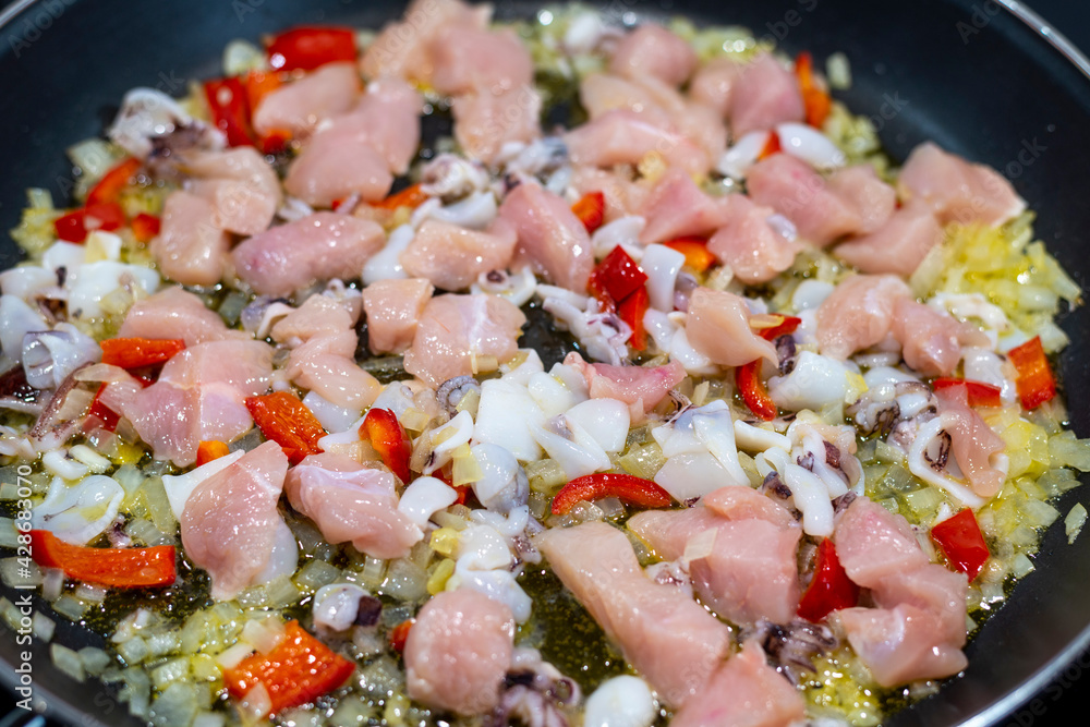 PREPARAR PAELLA MIXTA VALENCIANA PREPARAR PAELLA MIXTA VALENCIANA