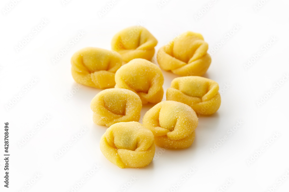 カッペレッティ 生パスタ 小さな帽子という意味のショートパスタ カッペレッティ 生パスタ 小さな帽子という意味のショートパスタ