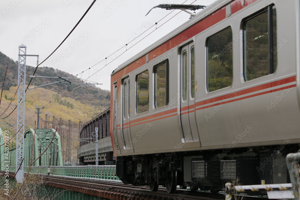 Obraz premium しなの鉄道の新型車両