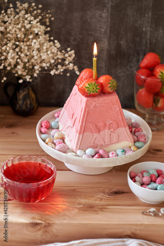 Принти на полотні Traditional Easter Orthodox curd cake with strawberries