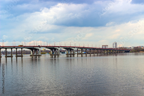 city ​​bridge over the river © Nikolay