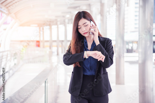Business woman using smartphone shopping online, call, texting message internet technology lifestyle. Asian woman using cellphone walking on city street. Smart phone smart confident woman modern city Free Download Business woman using smartphone shopping online, call, texting message internet technology lifestyle. Asian woman using cellphone walking on city street. Smart phone smart confident woman modern city - GFXLoad