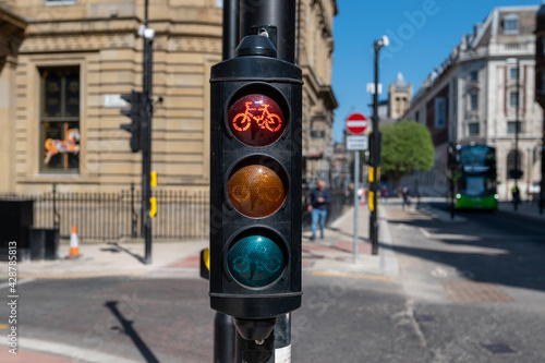 Traffic lights for cycle users at the end of a cycle lane