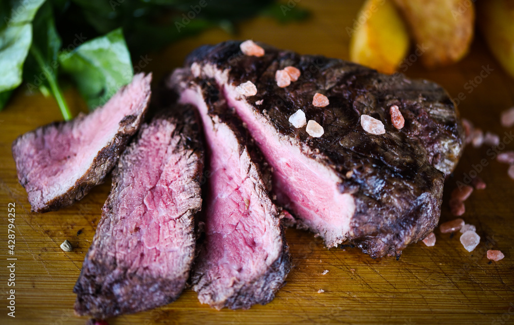Obraz premium delicious beed steak on the grill