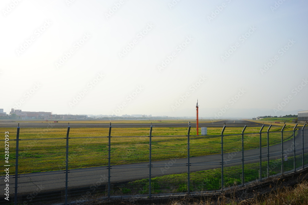 Fototapeta premium Runway at airport - 空港の滑走路