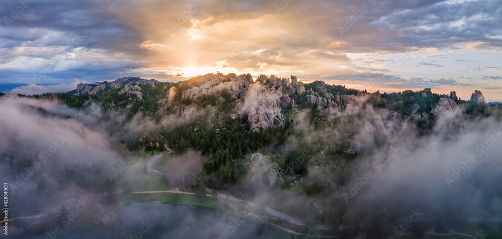 Fototapeta premium Sunrise fog over Sylvan Lake in Custer State Park - South Dakota