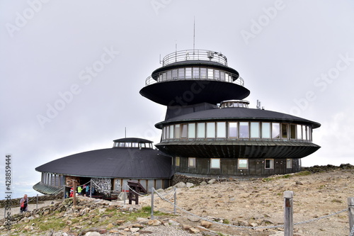 Obserwatorium IMGW na Śnieżce, dyski, UFO, Karkonosze, Dolny Śląsk, photo