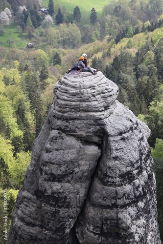 Skała - alpinista, pdpoczynek photo