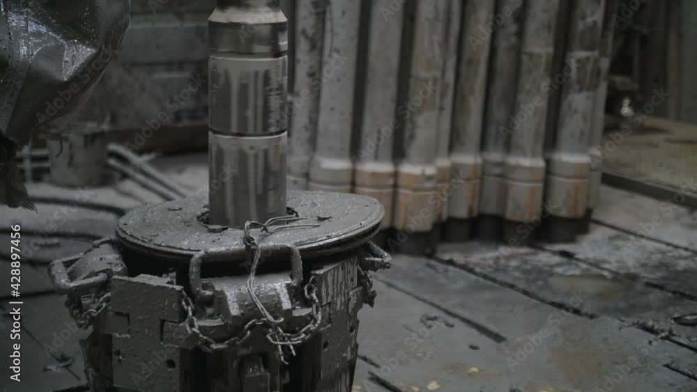 The drill pipe is rotated through a turntable on the petroleum drilling rig. The drill pipe is rotated through a turntable on the petroleum drilling rig.
