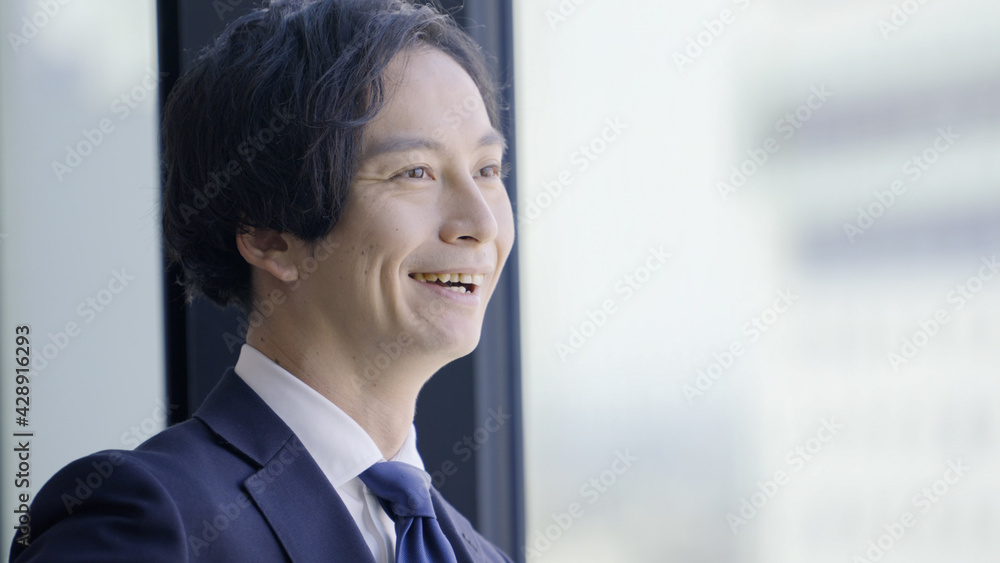 笑顔のビジネスマン 笑顔のビジネスマン