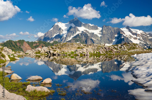 Majestic mountain lake in Mount Baker National Park, WA, USA.