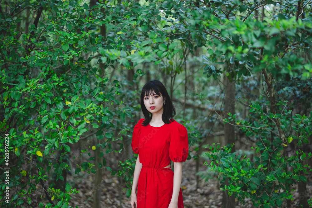 自然の中の女性 自然の中の女性