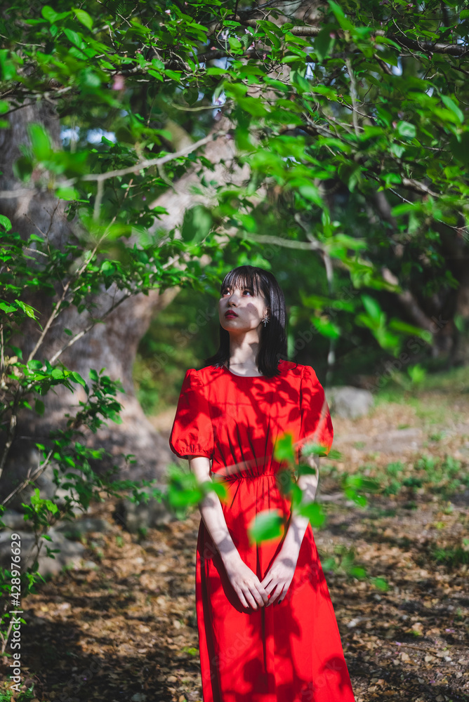 自然の中の女性 自然の中の女性