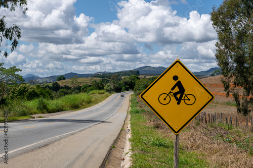 Fototapeta Naklejka Na Ścianę i Meble -  signpost for bicycle on the highway