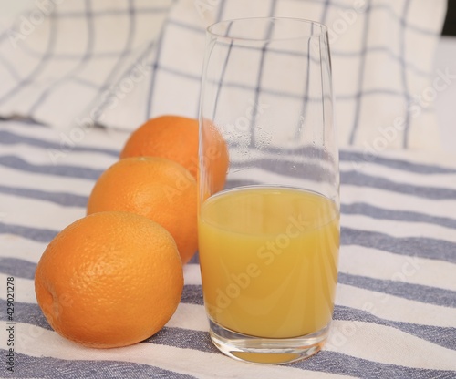 orange juice and oranges