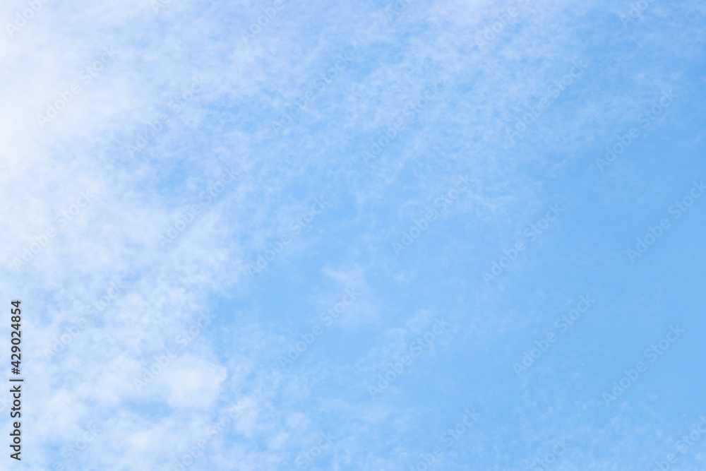Obraz premium Clear blue color sky with white cloud background