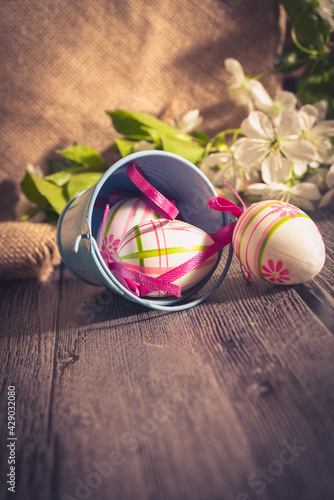 Spring flowers and easter eggs. Happy Easter Background