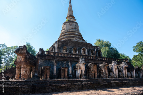 Wat Chang Lom Temple at Si Satchanalai Historical Park  Sukhothai  Thailand  Publie Domain. 