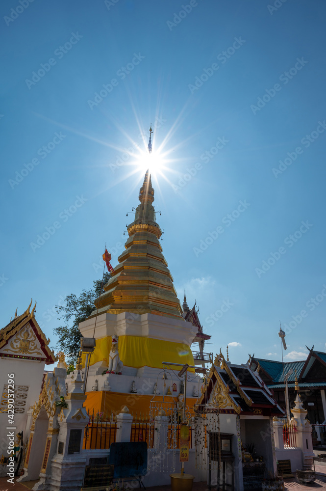 Fototapeta premium Beautiful northern Thai temple Wat Si Don Kham in Long District, Phrae Provice, Thailand (Publie Domain.)