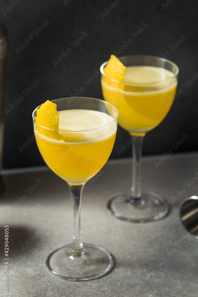 Boozy Refreshing White Negroni Lemon Daiquiri
