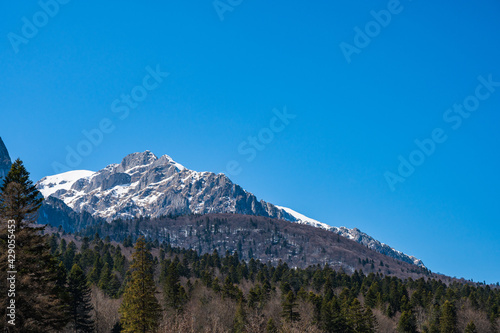 Obraz na płótnie Mountain peak with snow in Romanian Carpathian Mountains w salonie