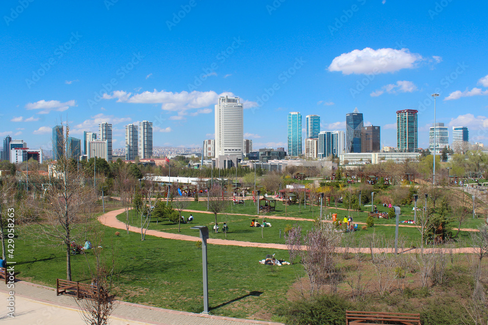Obraz premium Park, people and blue sky