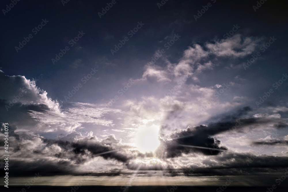 Obraz premium clouds over the sea