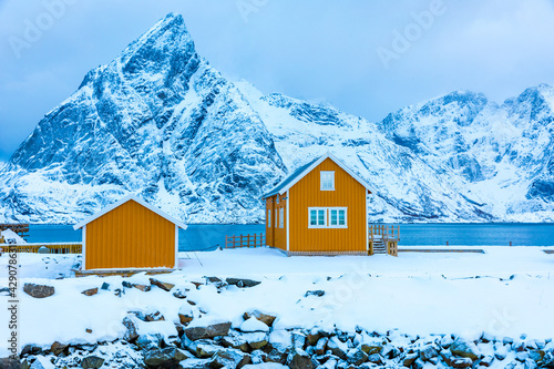 Traditionelles Haus auf den Lofoten, Norwegen