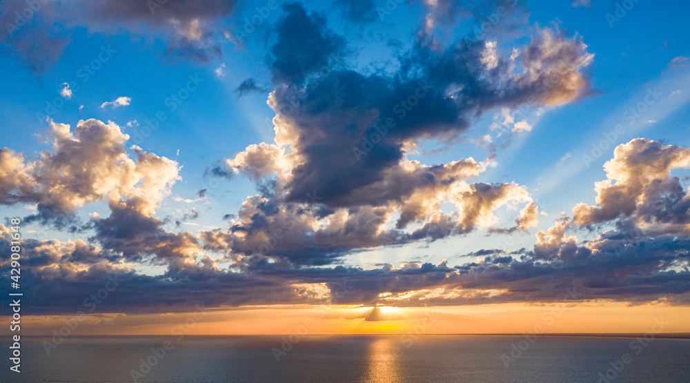 Obraz premium sunsets and sunrises