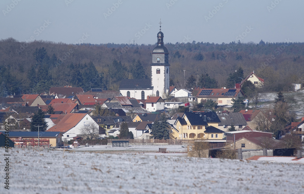 Muschenheim mit Kirche