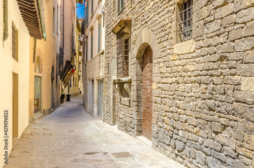 Fototapeta Naklejka Na Ścianę i Meble -  Street view at Florence, Italy. Via Della Canonica.