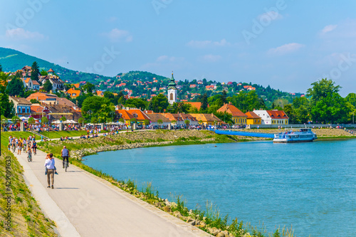 Bilde på lerret People are walking on the riverside promenade in Szentendre in Hungary