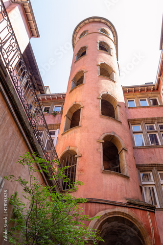 Cuadro en lienzo The Rose Tower of Lyon or the Maison du Crible, MiHotel, The famous Pink Tower o