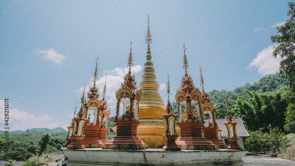 Fototapeta premium Beautiful temple in thailand.