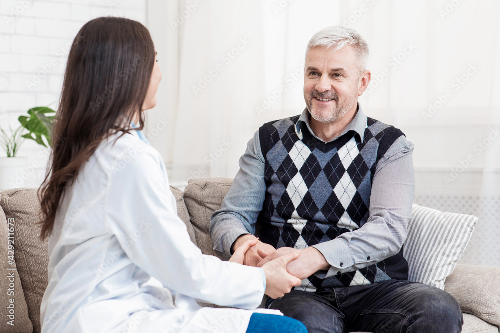 Obraz premium Help, protect to patient, medical examination, gratitude to doctor and healthcare