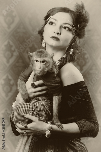Foto Retro female portrait in the style of 20s or 30s
