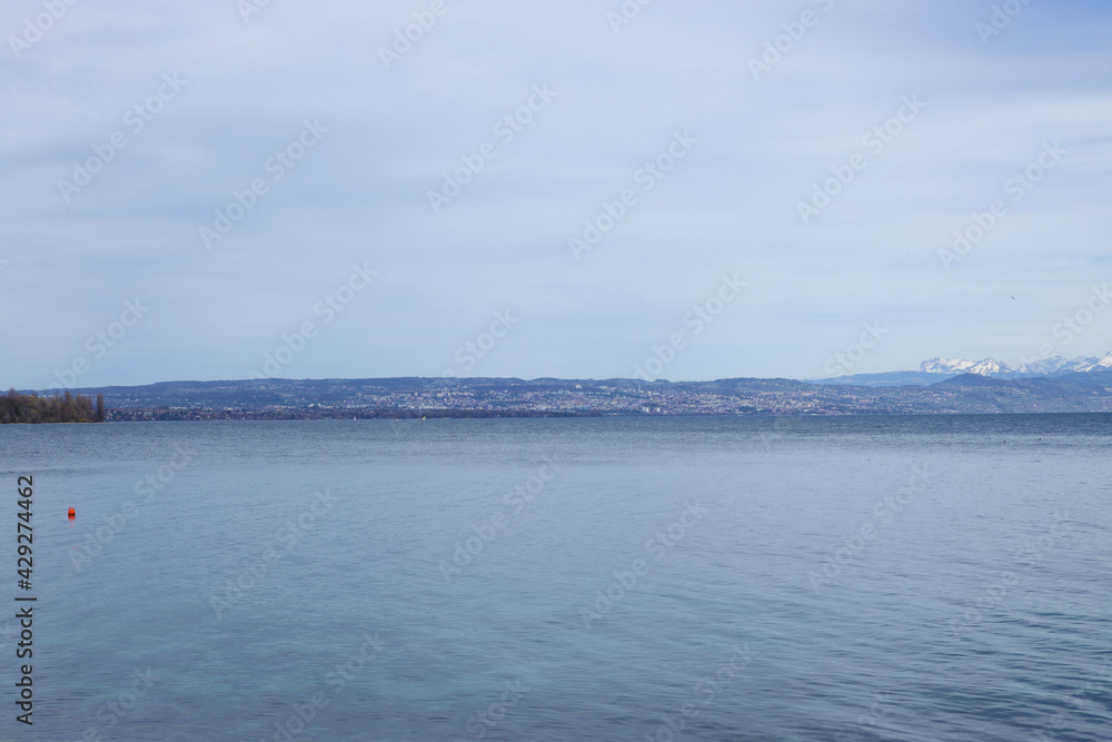 Vue de Lausanne depuis St-Prex