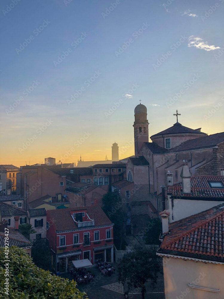 Obraz premium Venice Church Rooftops