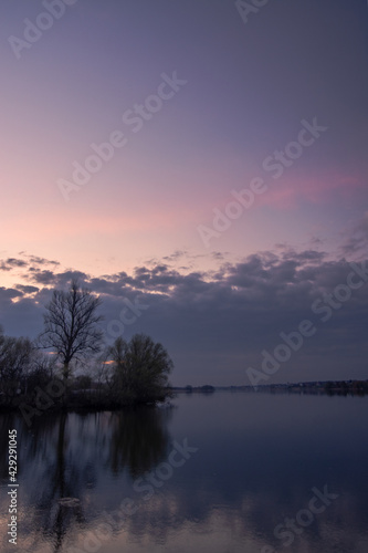 Fototapeta Naklejka Na Ścianę i Meble -  sunset over the lake