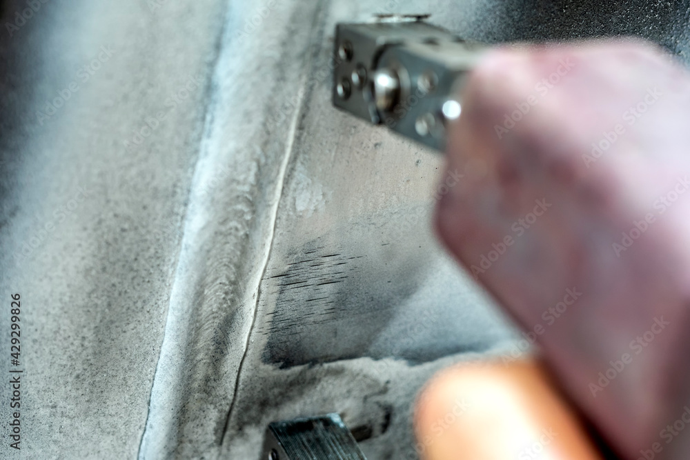 Φωτογραφία View of the cracks near to weld metal with magnetic particle testing method after post weld heat treatment (stress relief)