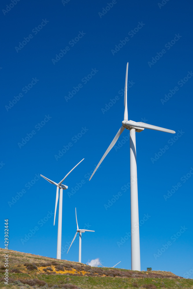 Revolving Windmill in Southern California Revolving Windmill in Southern California