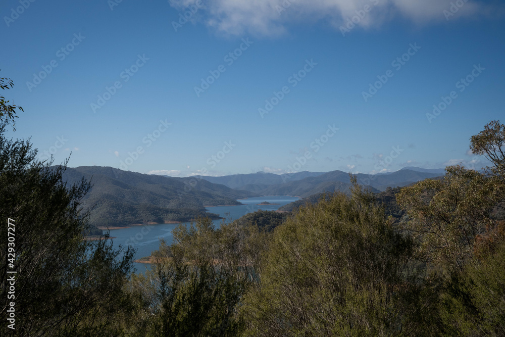 lake Eildon hike