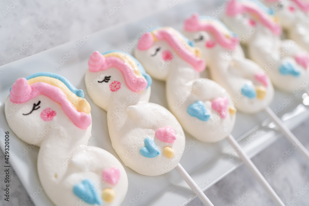 Unicorn meringue pops Unicorn meringue pops
